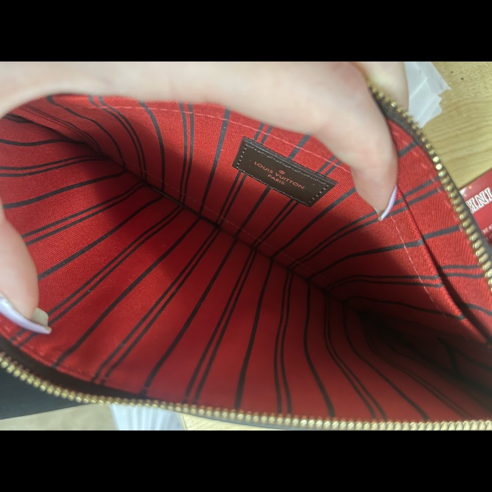 Louis Vuitton Pouch - Picture 2 of 3